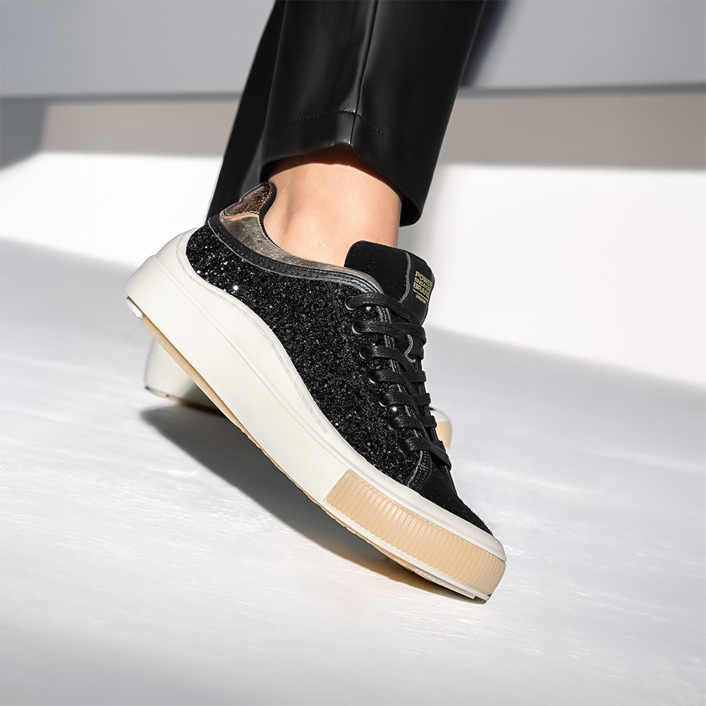 Corporate Cool: como abandonar o dress code social sem perder a elegância 8 MOON BLACK GLITTER