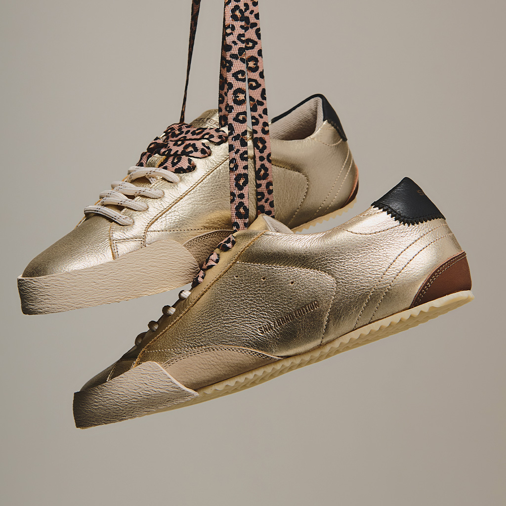 LOLA DOURADO
