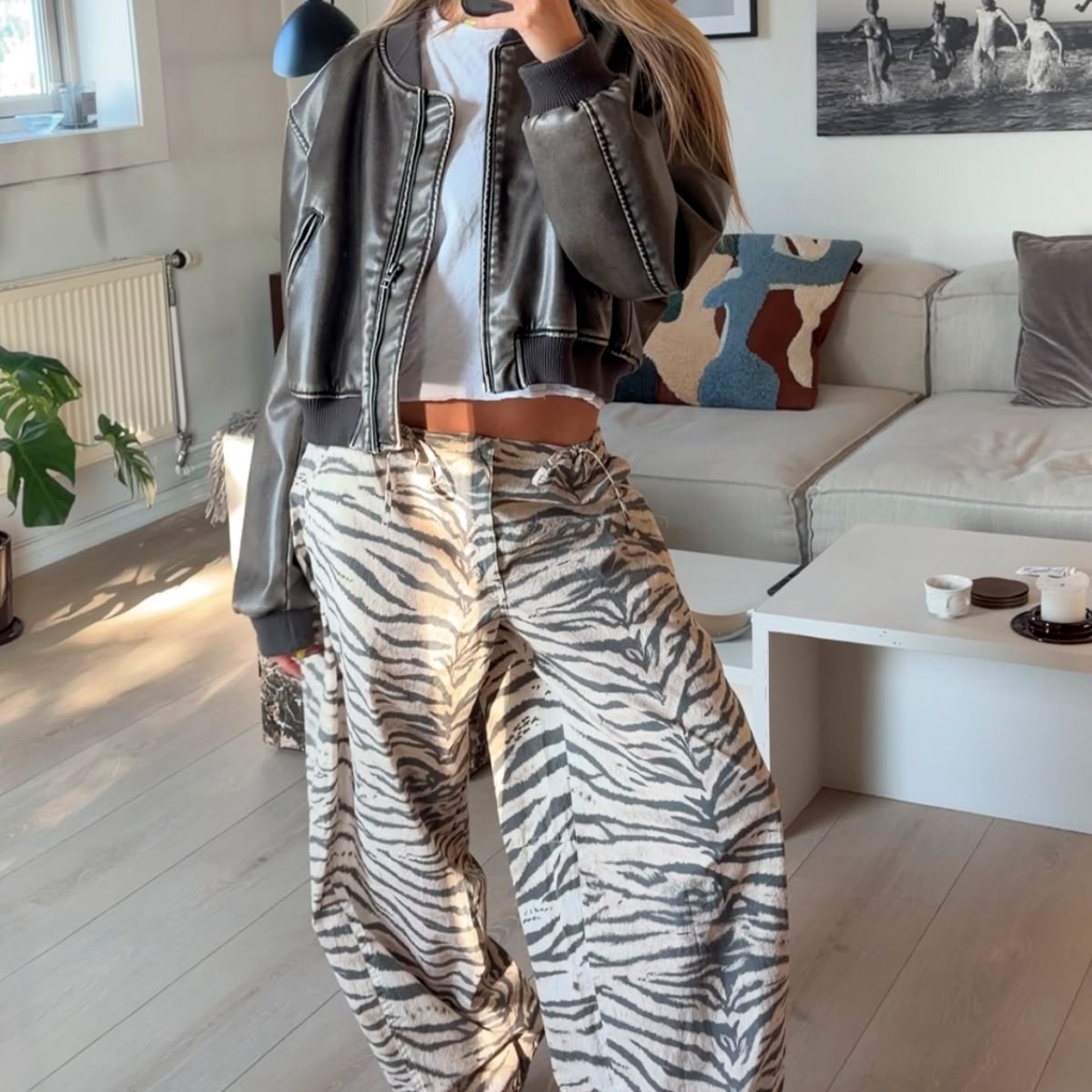 Qual tênis usar com calça wide leg? Modelos e looks que combinam com a tendência 2 Calça wide leg