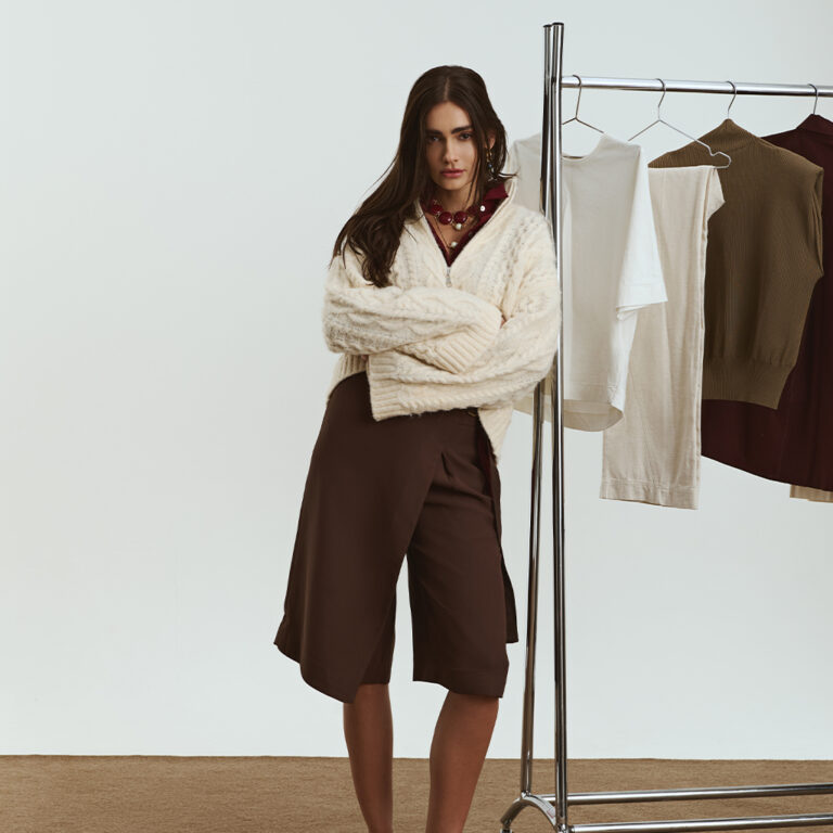 Sneakerina em novas versões: proporções, estampas e styling para 2026
