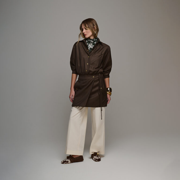 Tênis marrom feminino: por que a cor ganhou espaço nos looks atuais e como usar